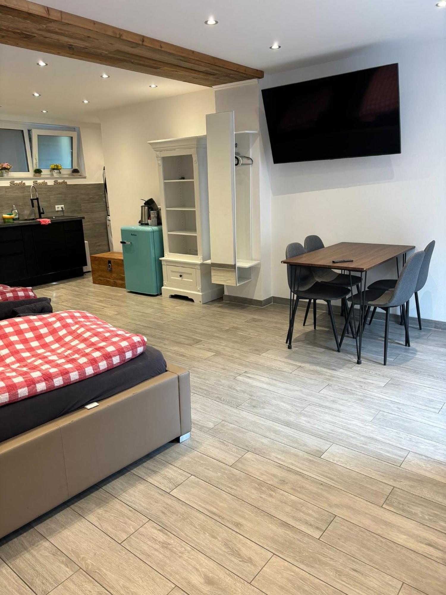 Apartment Beutelsbacherstr. 12 B *